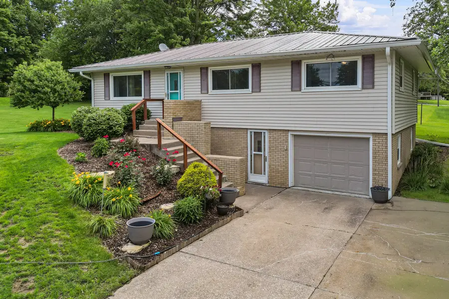 506 Bush Street, Reynolds, IL 61279 - #2