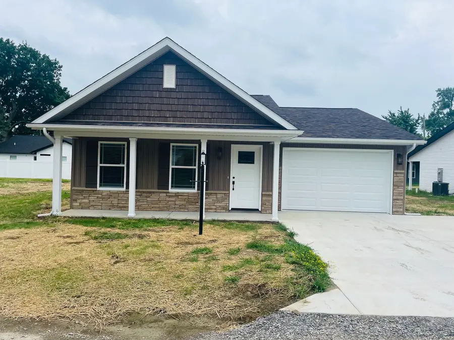 1501 B N Russell Street, Marion, IL 62959 - #2