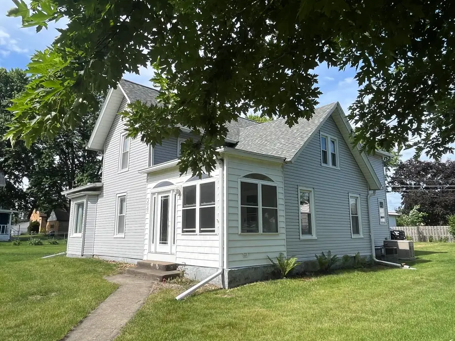 209 N School Street, Atkinson, IL 61235 - #3