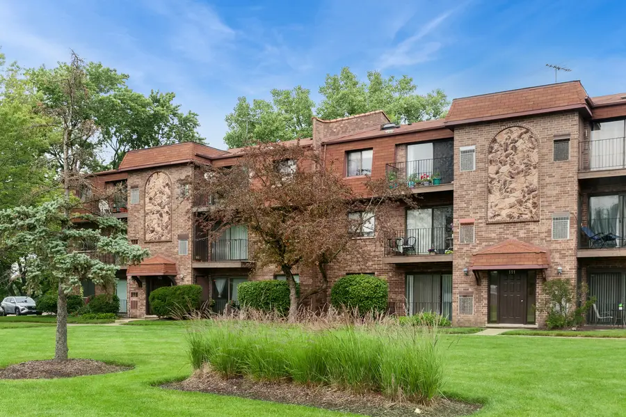 111 W Brandon Court #E33, Palatine, IL 60067 - #3