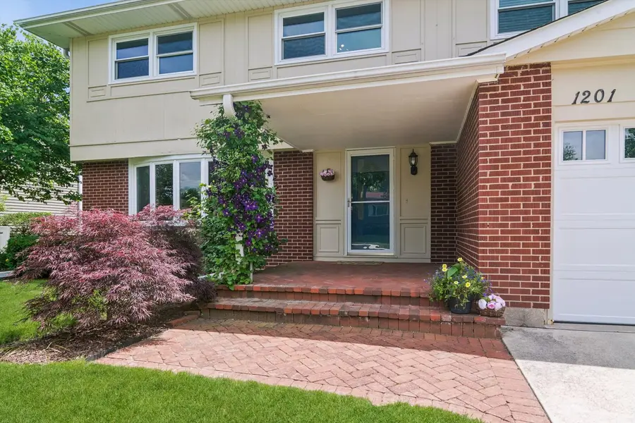 1201 E Barberry Lane, Mount Prospect, IL 60056 - #3