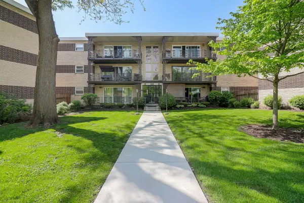 911 8th Avenue #5, La Grange, IL 60525
