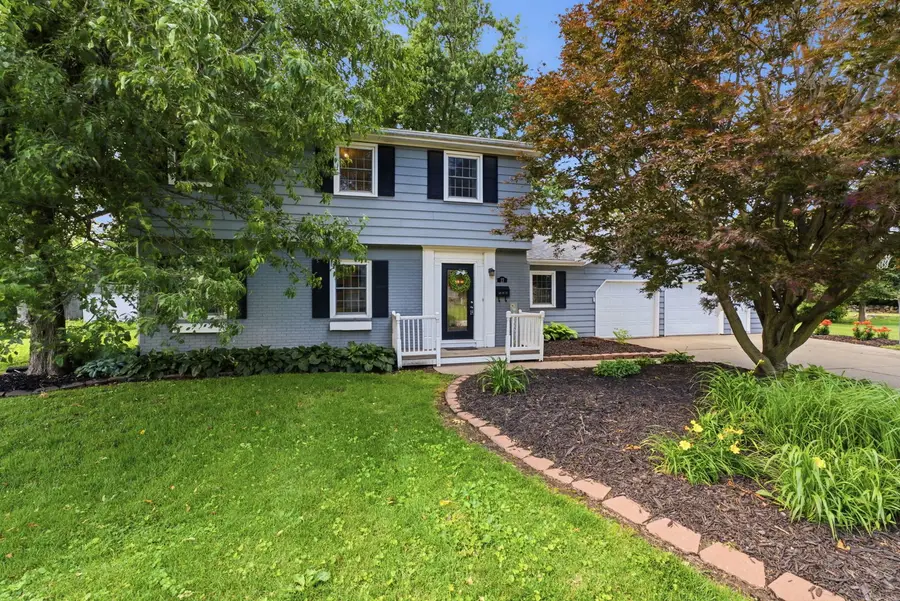 17 Sunset Circle, Bettendorf, IA 52722 - #2