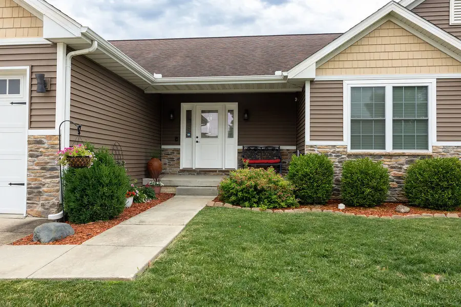 2303 Slade Lane, Mahomet, IL 61853 - #2