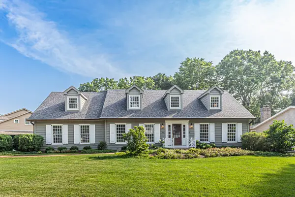991 Huntleigh Drive, Naperville, IL 60540