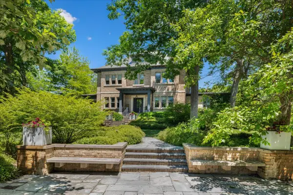 395 Greenleaf Avenue, Glencoe, IL 60022