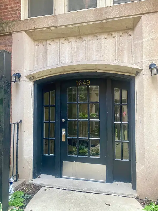 1649 W Pratt Boulevard #B-1, Chicago, IL 60626