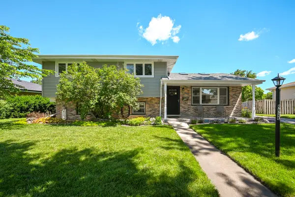 9920 La Reina Real Street, Orland Park, IL 60462