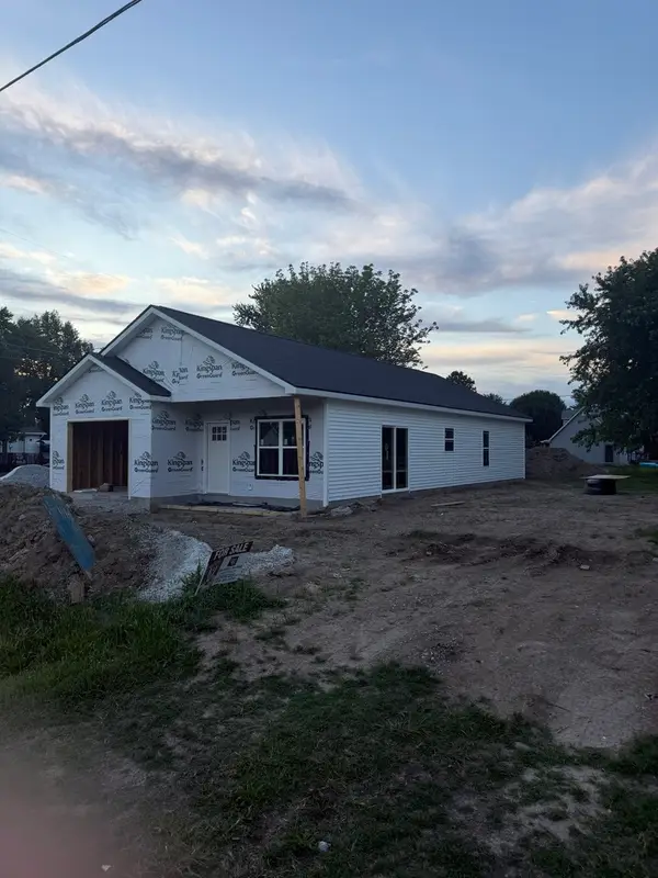 322 W Franklin Street, Duquoin, IL 62832