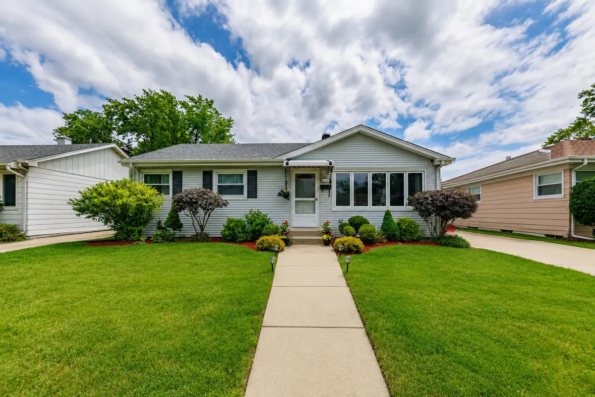 8737 S 51st Avenue, Oak Lawn, IL 60453 - #1