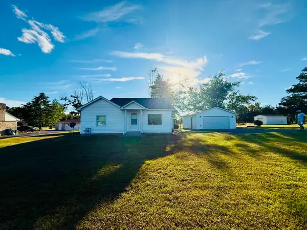 17695 Route 37 Highway, Johnston City, IL 62951