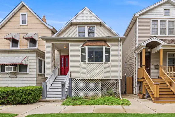 2446 W Pensacola Avenue, Chicago, IL 60618