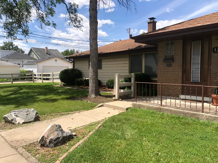 3246 Oak Avenue, Brookfield, IL 60513 - #2