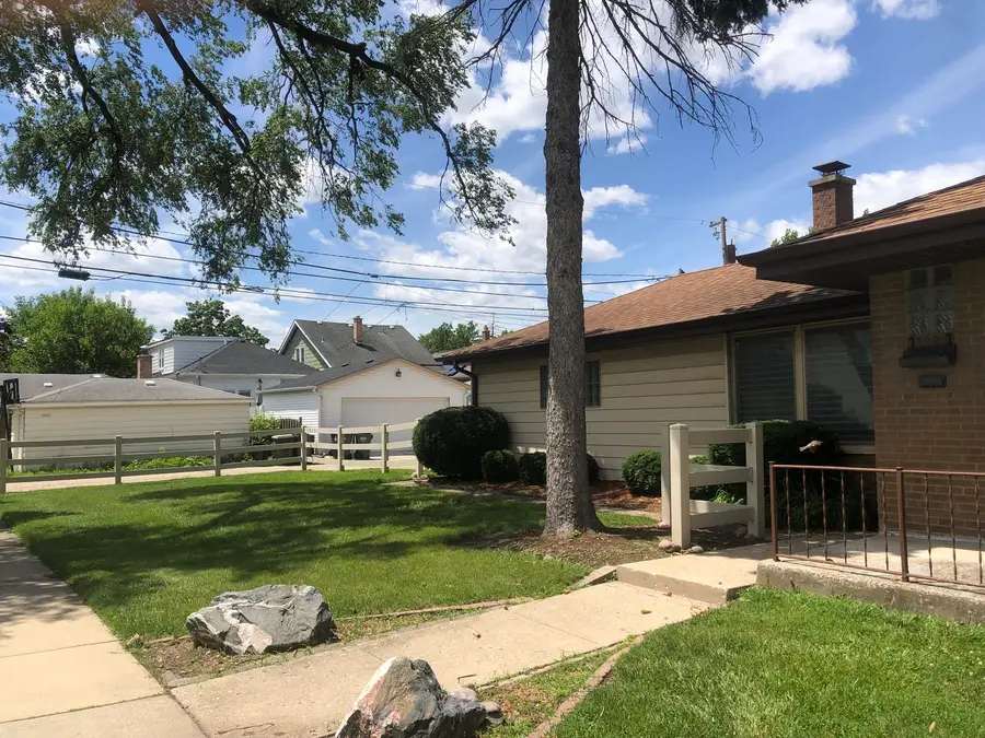 3246 Oak Avenue, Brookfield, IL 60513 - #3