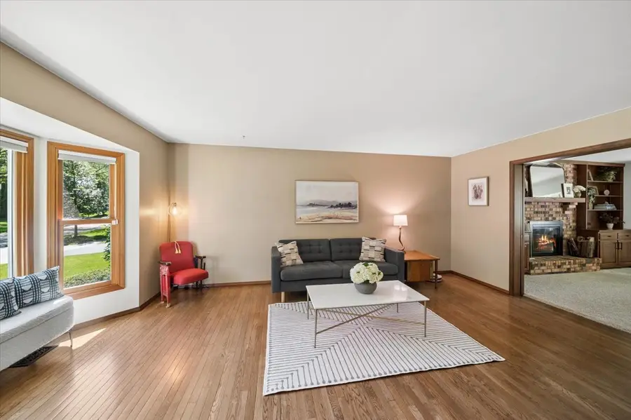 925 Manchester Street, Naperville, IL 60563 - #2