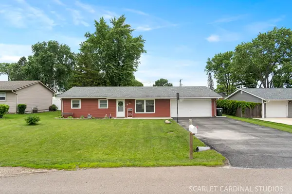 8 Dolphin Court, Oswego, IL 60543