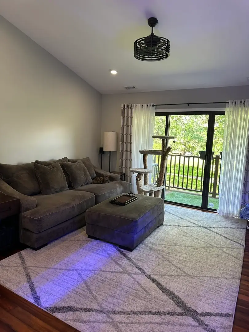 372 Sandhurst Circle #4, Glen Ellyn, IL 60137 - #2