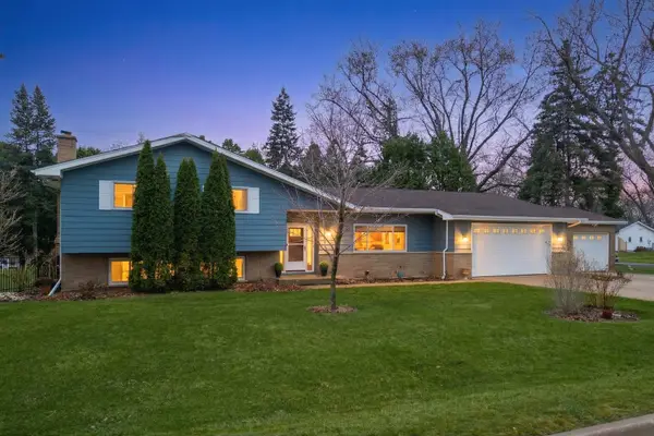28W075 Aurora Avenue, Naperville, IL 60540