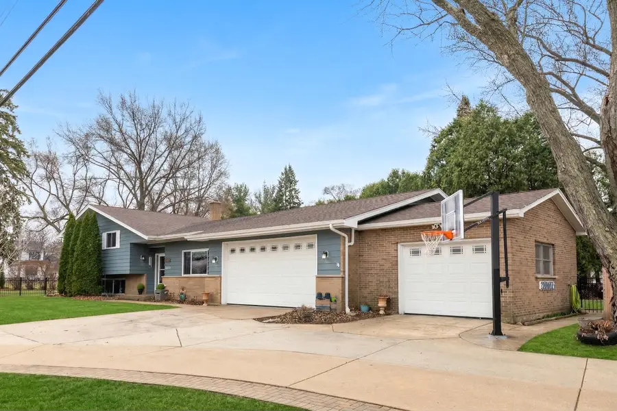 28W075 Aurora Avenue, Naperville, IL 60540 - #3