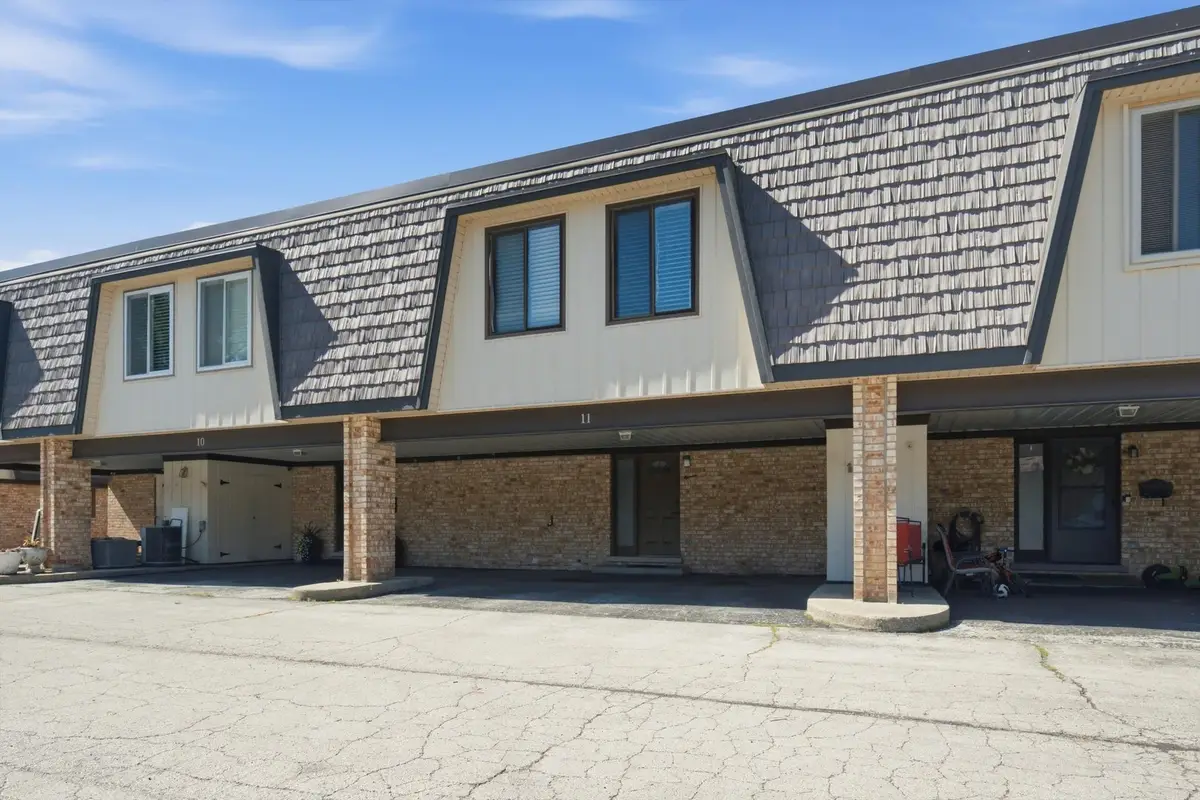 11 Cour Caravelle #11, Palos Hills, IL 60465 - #1