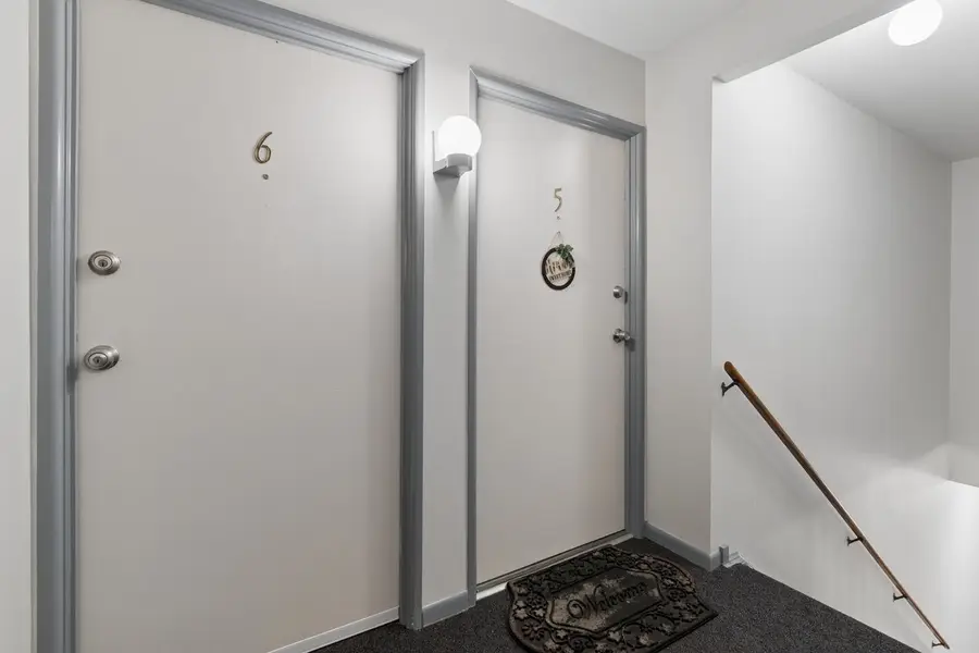 6818 Roberts Drive #6, Woodridge, IL 60517 - #2