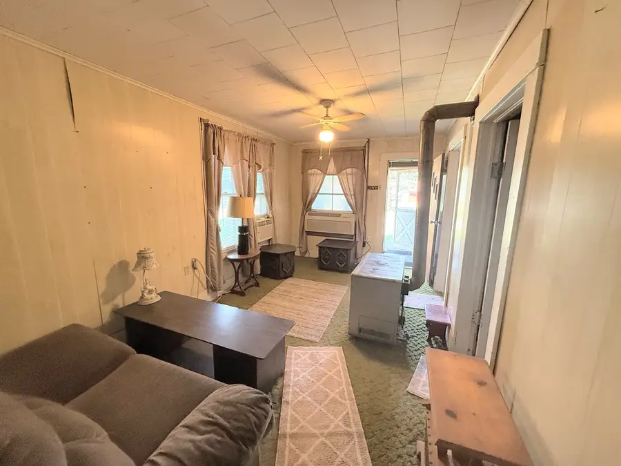 406 Church Street, Zeigler, IL 62999 - #3