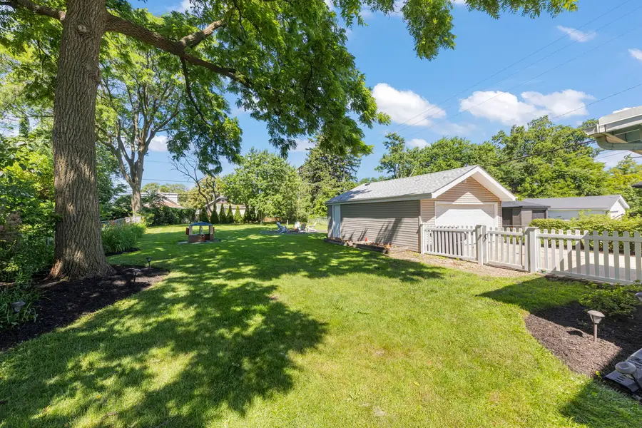 28 N Yale Avenue, Villa Park, IL 60181 - #3