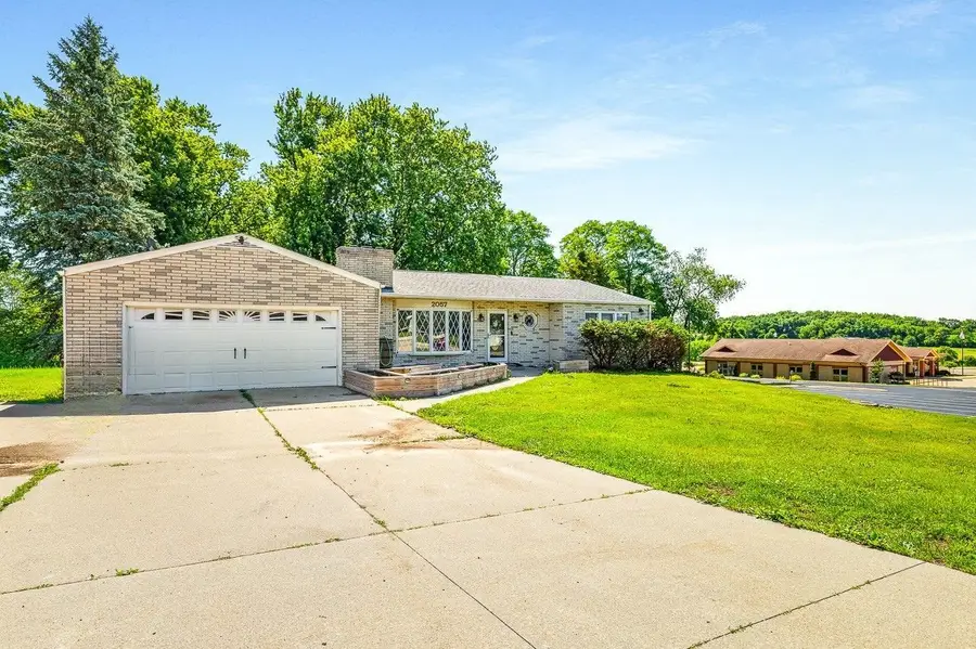 2057 Il Rte N, Freeport, IL 61032 - #2