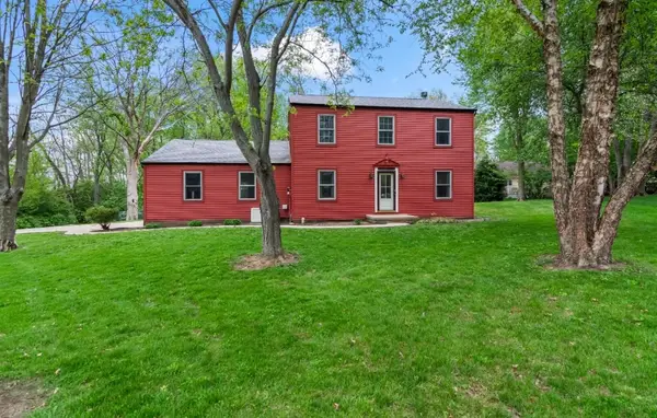 38 Wedgewood Lane, Girard, IL 62640