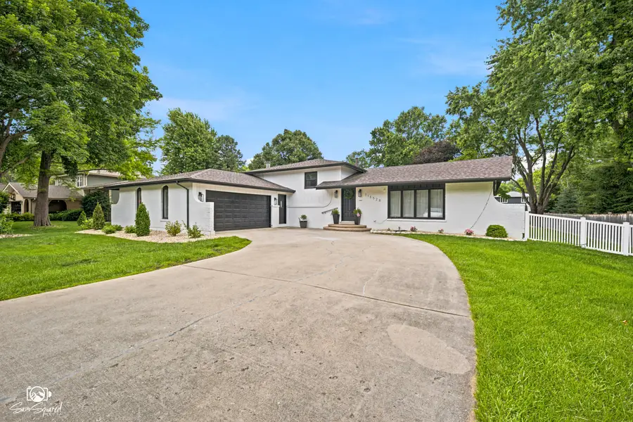 11S528 Book Road, Naperville, IL 60564 - #2