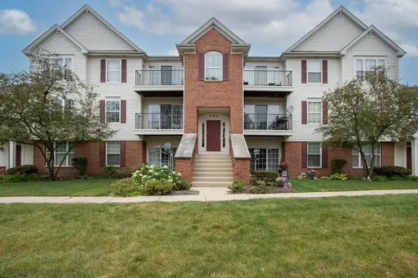 680 Mill Circle #203, Wheeling, IL 60090