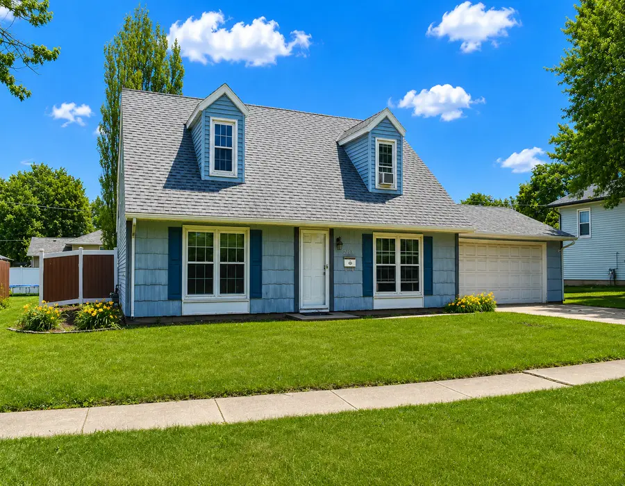 2218 12th Avenue, Sterling, IL 61081 - #3