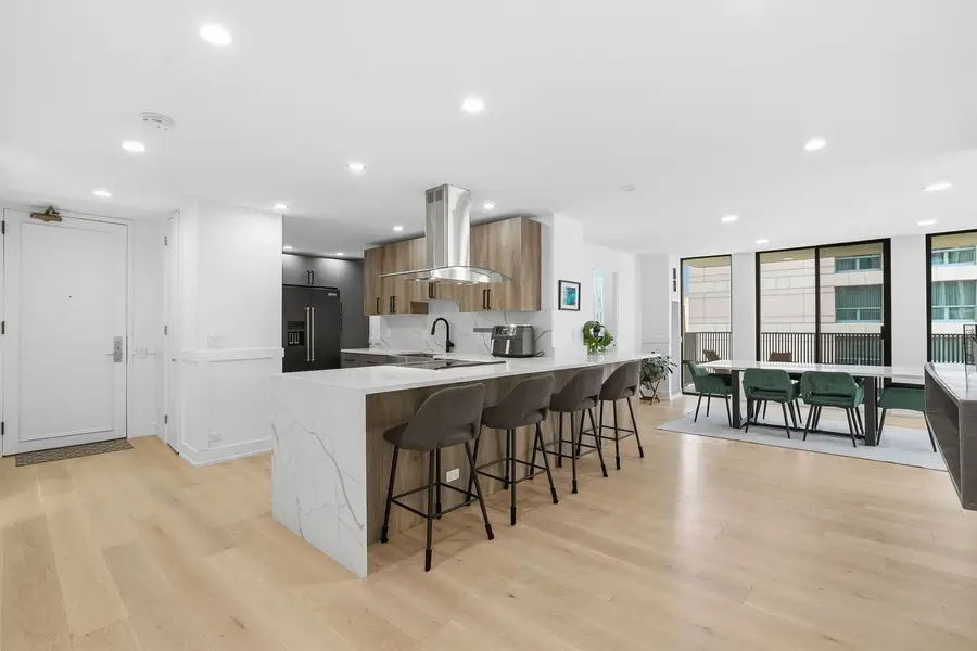 200 E Delaware Place #11A, Chicago, IL 60611 - #2