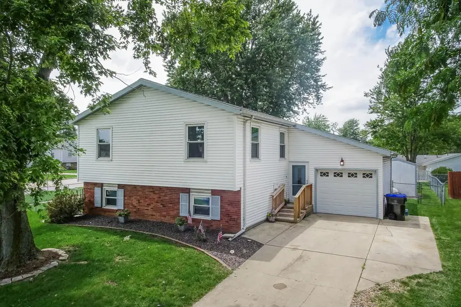 1402 N Hershey Road, Bloomington, IL 61704 - #3