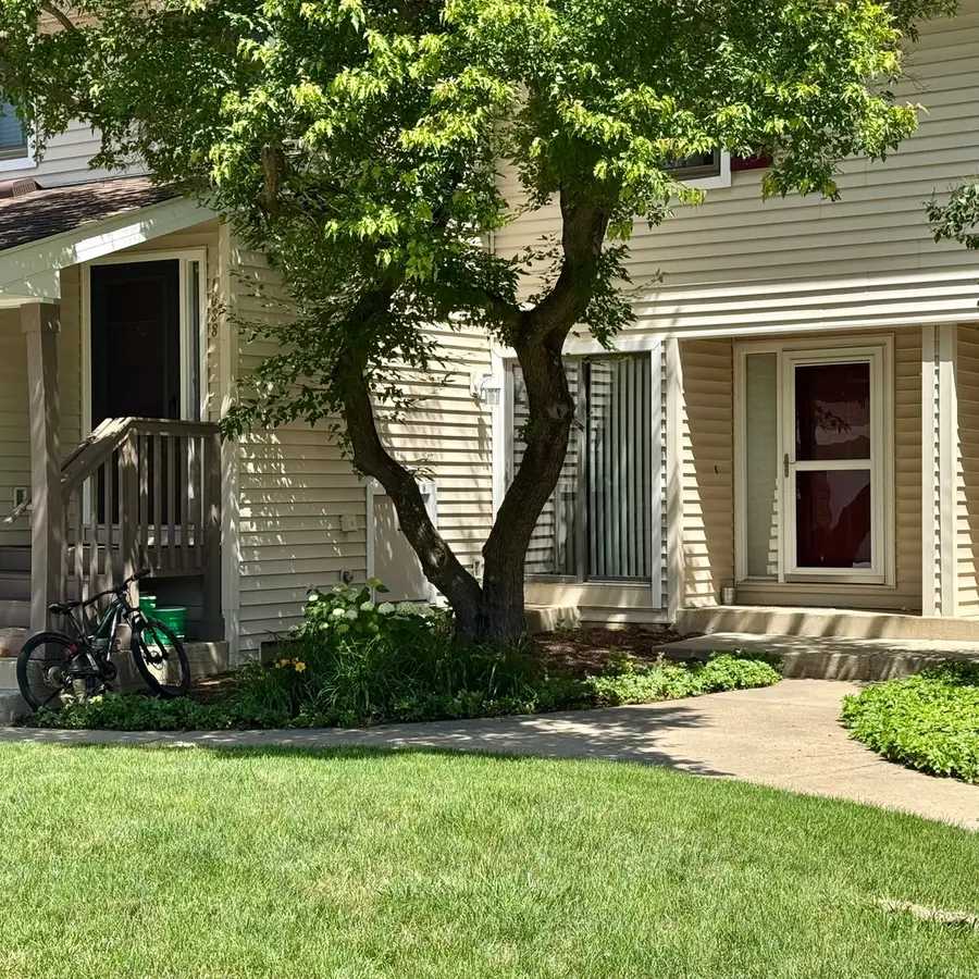 1036 N Pine Tree Circle, Buffalo Grove, IL 60089 - #2