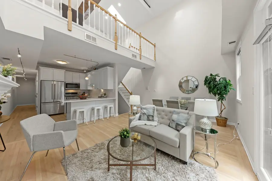 3534 N Reta Avenue #3, Chicago, IL 60657 - #2