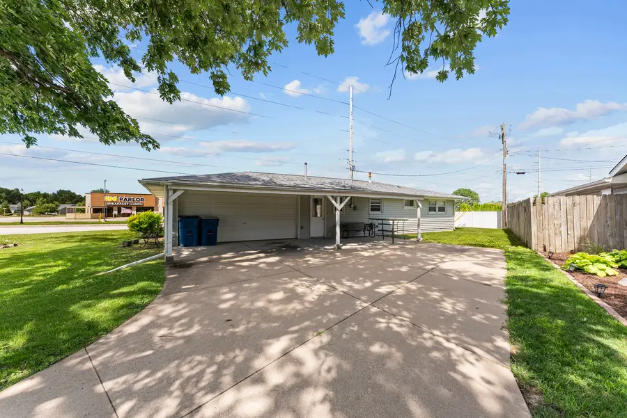 2313 12th Street, Silvis, IL 61282 - #2
