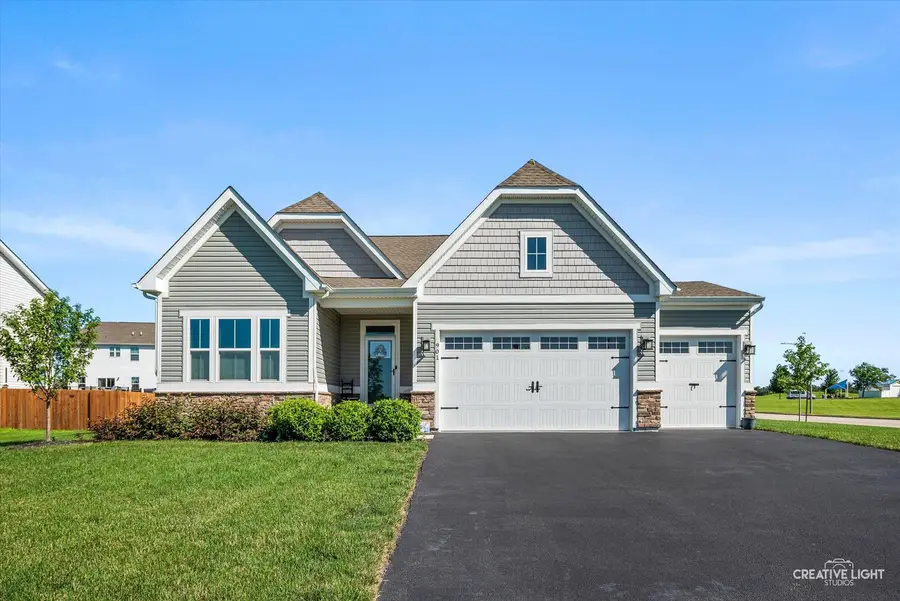 901 S Wind Drive, Sandwich, IL 60548 - #2