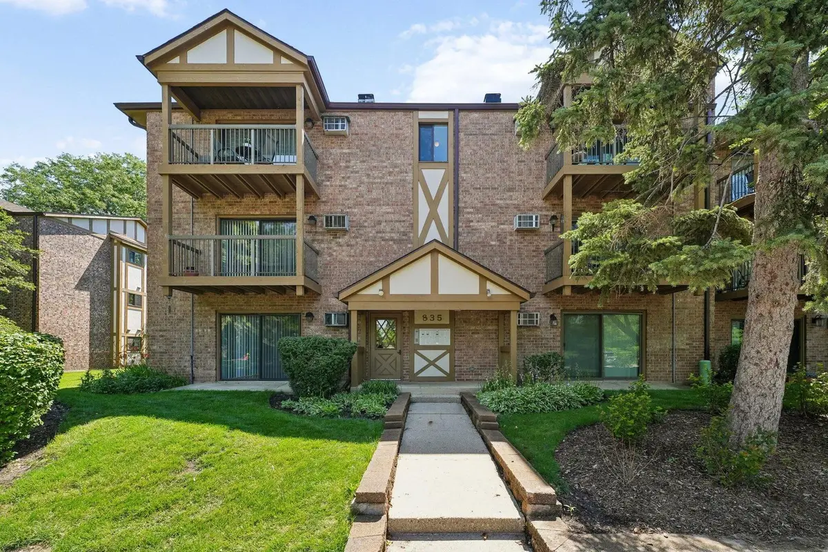 835 S Dwyer Avenue #A, Arlington Heights, IL 60005 - #1