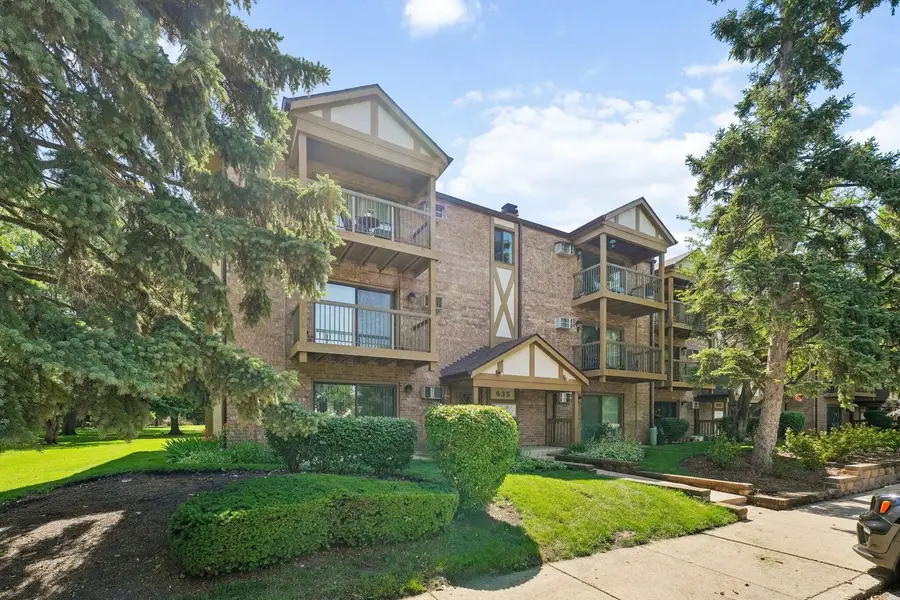 835 S Dwyer Avenue #A, Arlington Heights, IL 60005 - #3