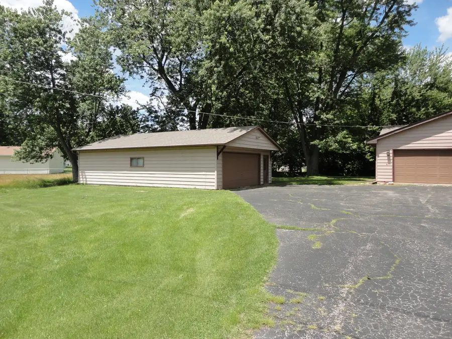 360 S Washington Street, Braidwood, IL 60408 - #3
