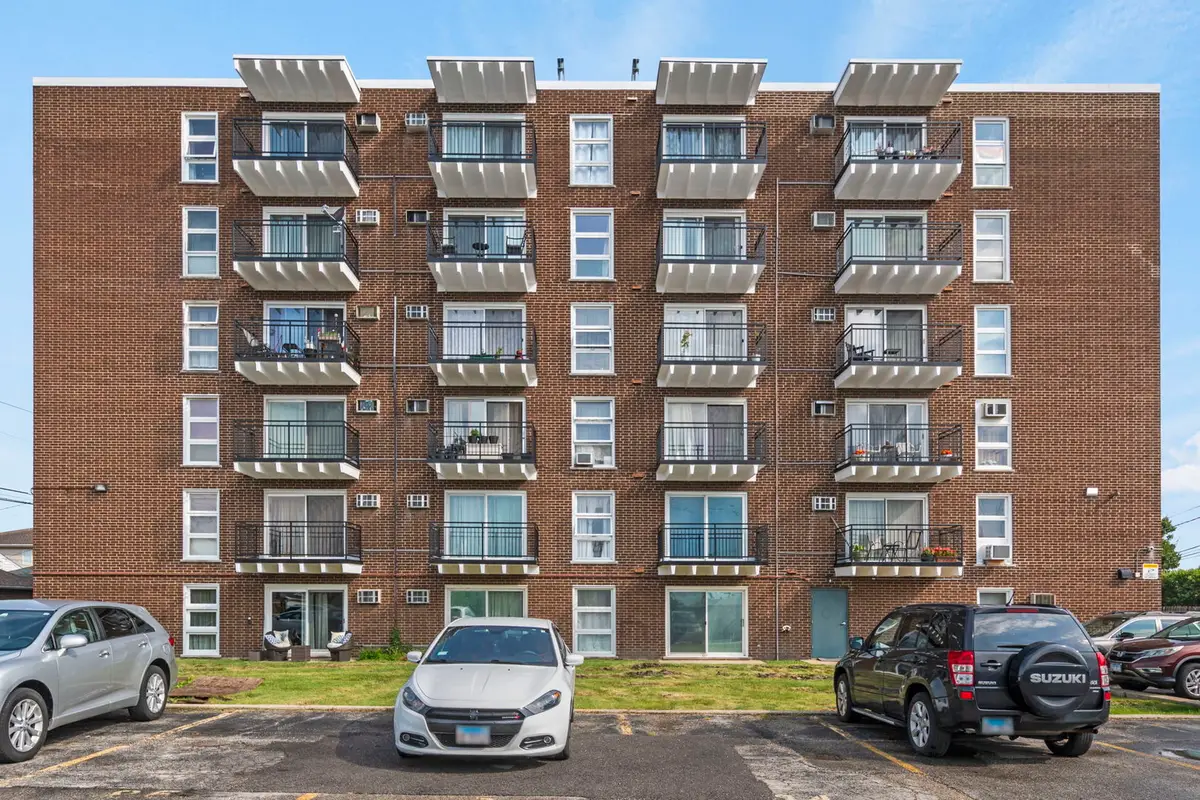 7229 W Higgins Avenue #105, Chicago, IL 60656 - #1