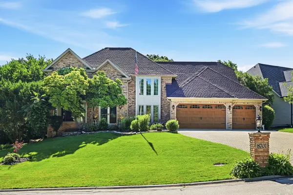 8701 Lake Ridge Drive, Darien, IL 60561