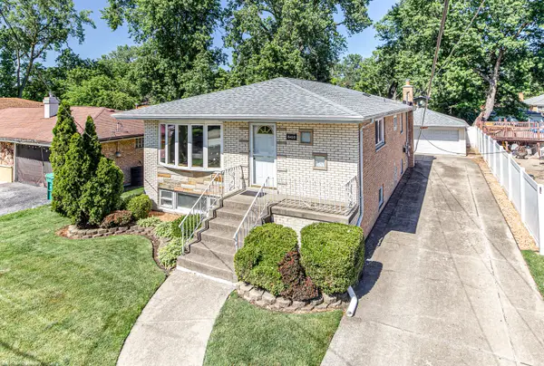 8410 Lawler Avenue, Burbank, IL 60459