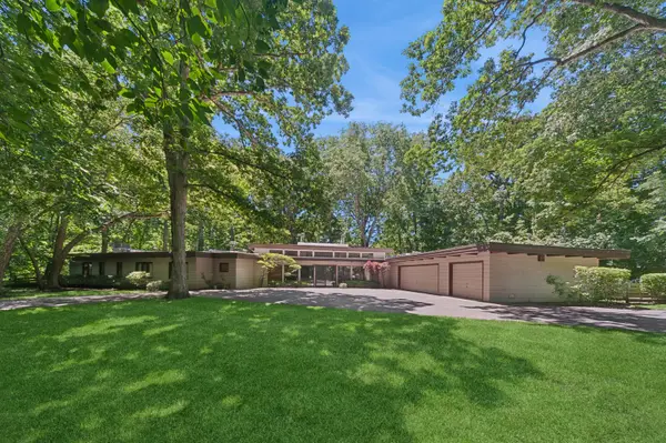 3033 Blackthorn Road, Riverwoods, IL 60015