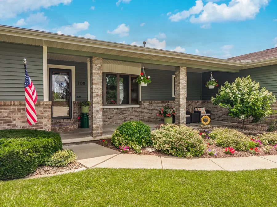 708 N Cherokee Lane, Pontiac, IL 61764 - #3