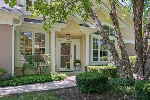 3042 Lexington Lane #3R41, Glenview, IL 60026