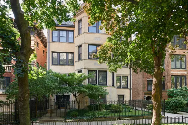 635 W Sheridan Road #1, Chicago, IL 60613