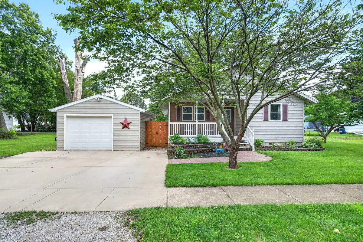 207 E Main Street, Cornell, IL 61319 - #1