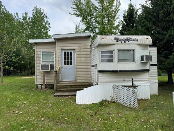 25-16 Woodhaven Lakes, Sublette, IL 61367